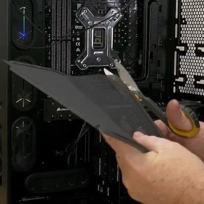 Corte del cover de la parte trasera de la CPU