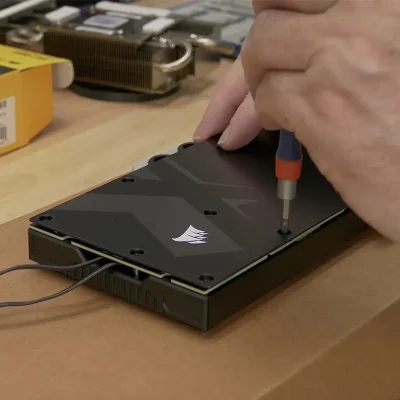 Instalacion del backplate de la tarjeta grafica