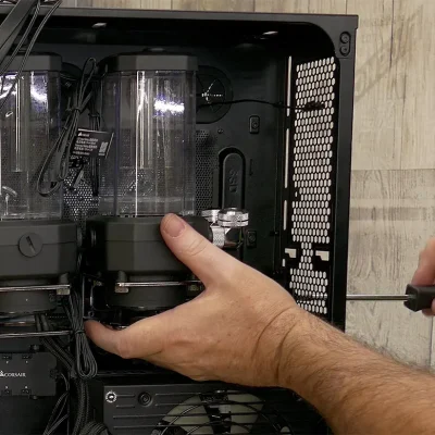 Instalacion del conjunto de depositos de refrigerante