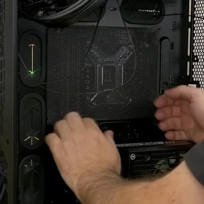 Instalacion del cover de la parte trasera de la CPU