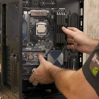 Montaje de la placa base en el chasis