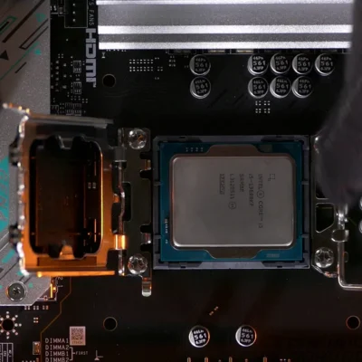 Colocar CPU siguiendo las marcas