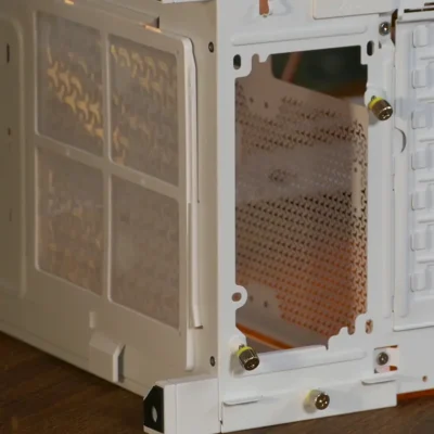 Hueco para la fuente de alimentación con entrada de aire inferior