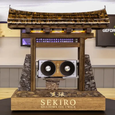 Detalle del frontal del PC de Sekiro