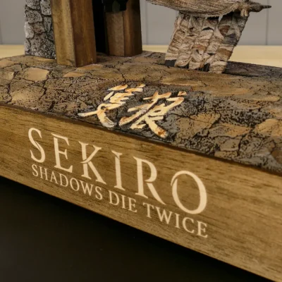 Detalle del frontal del PC de Sekiro